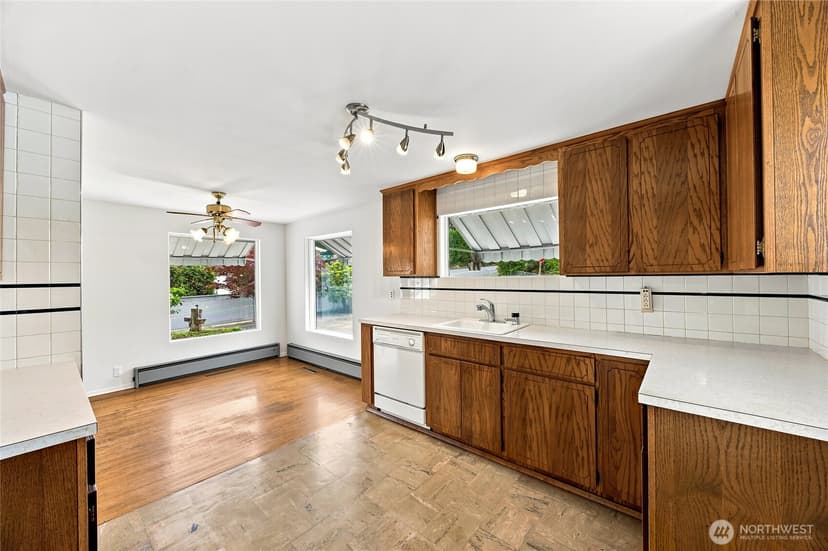 Property photo for 15852 7th Avenue SW, Seattle photo 12