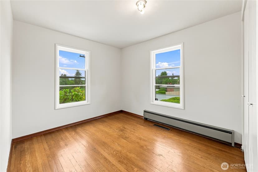 Property photo for 15852 7th Avenue SW, Seattle photo 15