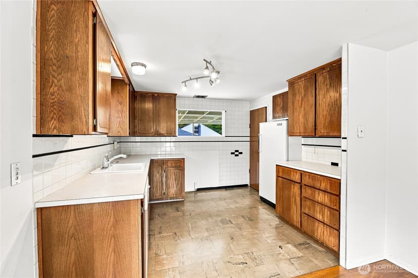 Property photo for 15852 7th Avenue SW, Seattle photo 14