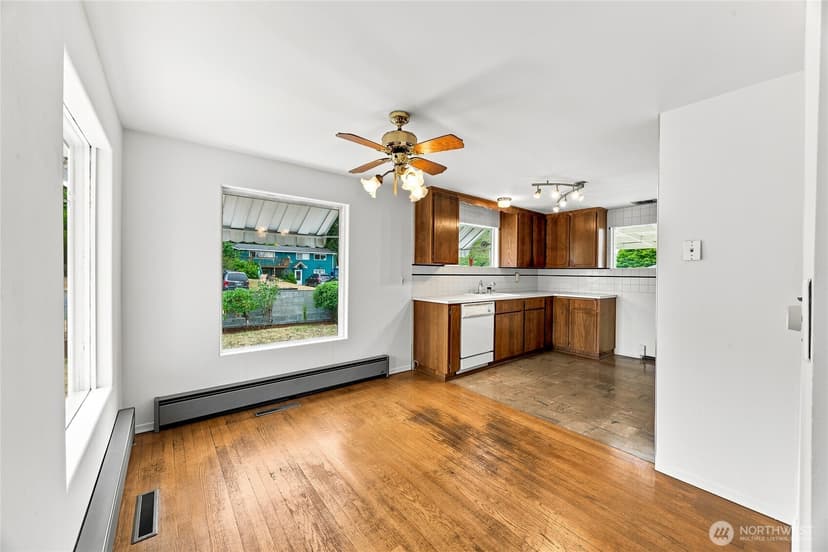 Property photo for 15852 7th Avenue SW, Seattle photo 11