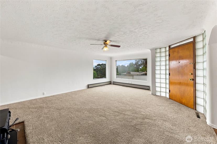 Property photo for 15852 7th Avenue SW, Seattle photo 7