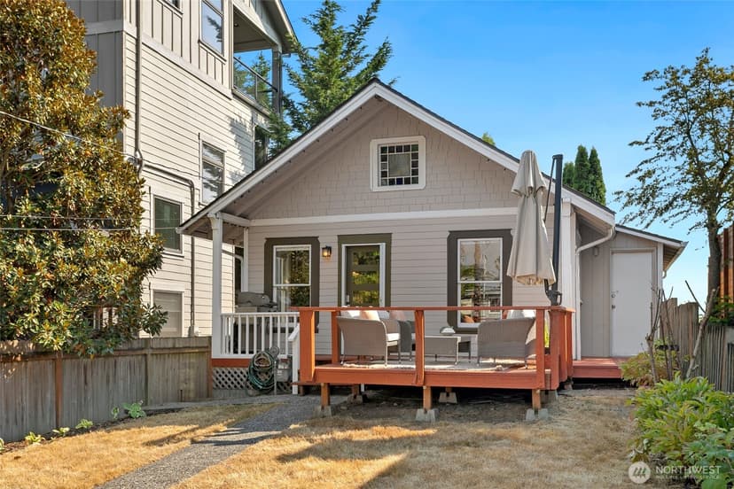 Property photo for 917 NE 72nd Street, Seattle