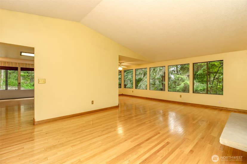 Property photo for 4917 145th Avenue SE, Bellevue photo 5