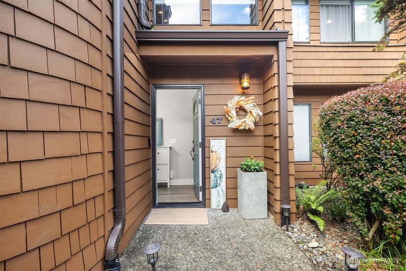 Property photo for 11500 NE 128th Street #47, Kirkland photo 2
