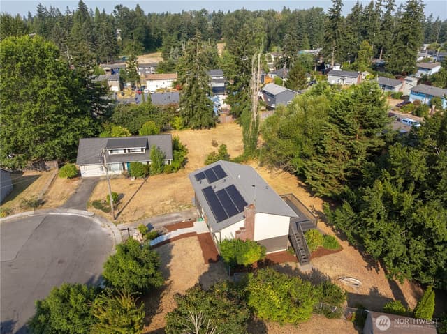 Property photo for 16317 127th Place SE, Renton photo 3