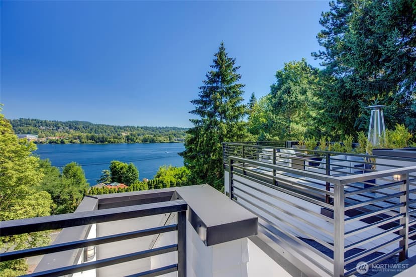 Property photo for 7429 E Mercer Way, Mercer Island photo 2