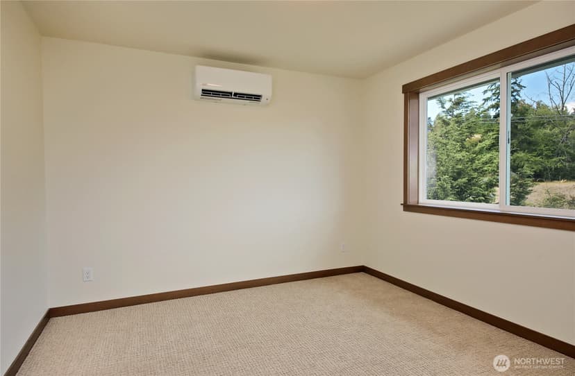 Property photo for 2439 Cambridge Court, Langley photo 31