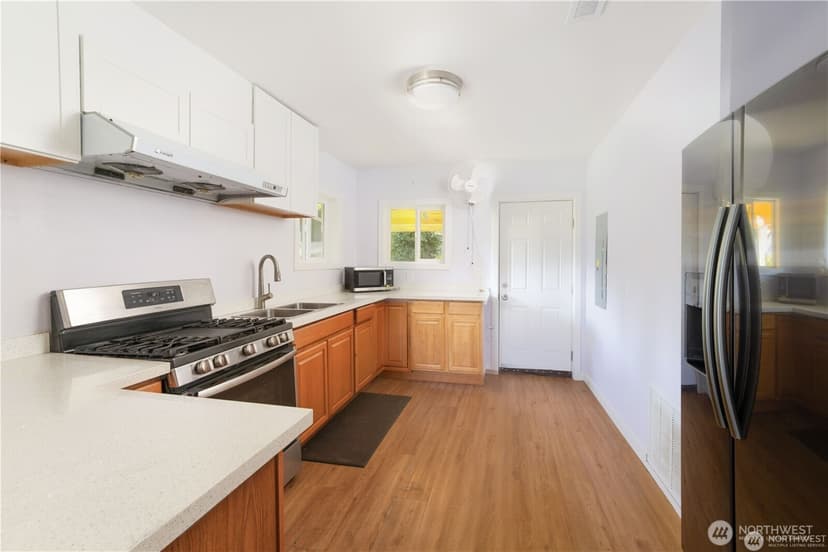 Property photo for 5104 NW Sammamish Road, Issaquah photo 14