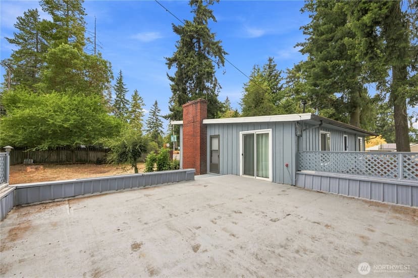 Property photo for 16006 Greenwood Avenue N, Shoreline photo 5