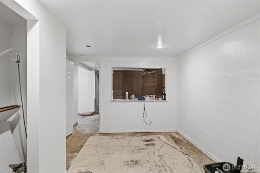 Property photo for 16006 Greenwood Avenue N, Shoreline photo 22