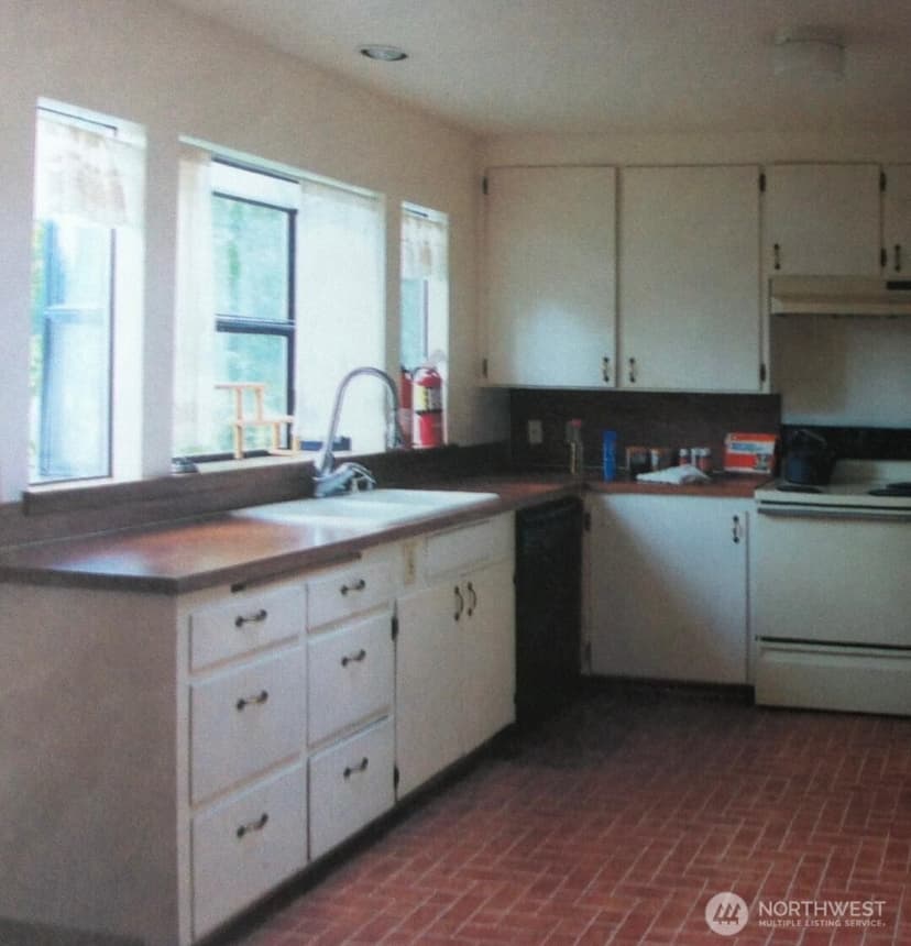 Property photo for 16006 Greenwood Avenue N, Shoreline photo 31