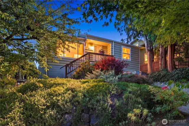 Property photo for 5920 39th Avenue SW, Seattle photo 4