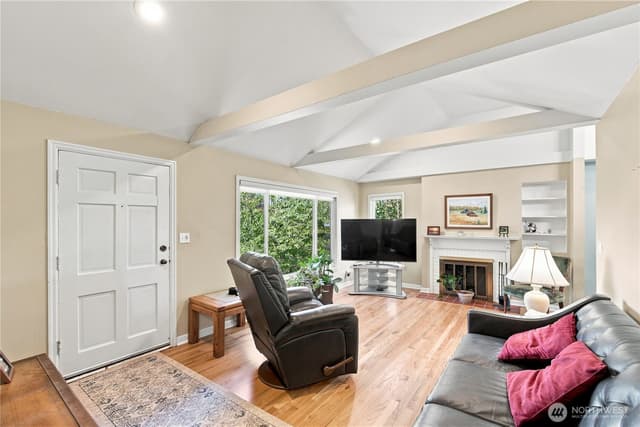 Property photo for 5920 39th Avenue SW, Seattle photo 5