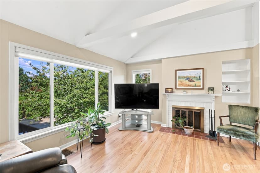 Property photo for 5920 39th Avenue SW, Seattle photo 6