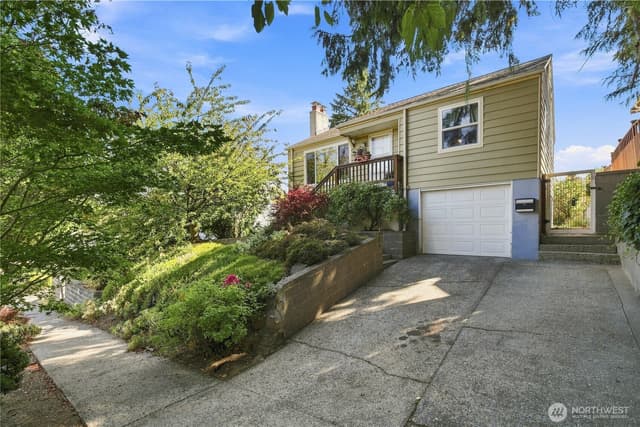 Property photo for 5920 39th Avenue SW, Seattle photo 3