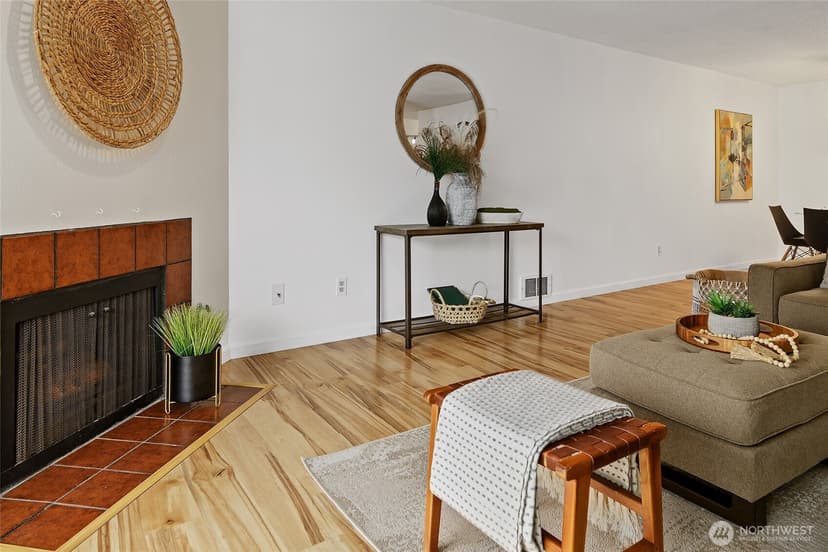 Property photo for 10501 8th Avenue NE #406, Seattle photo 8