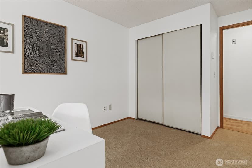 Property photo for 10501 8th Avenue NE #406, Seattle photo 21