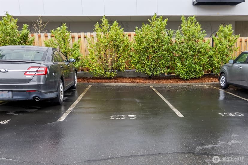 Property photo for 10501 8th Avenue NE #406, Seattle photo 25