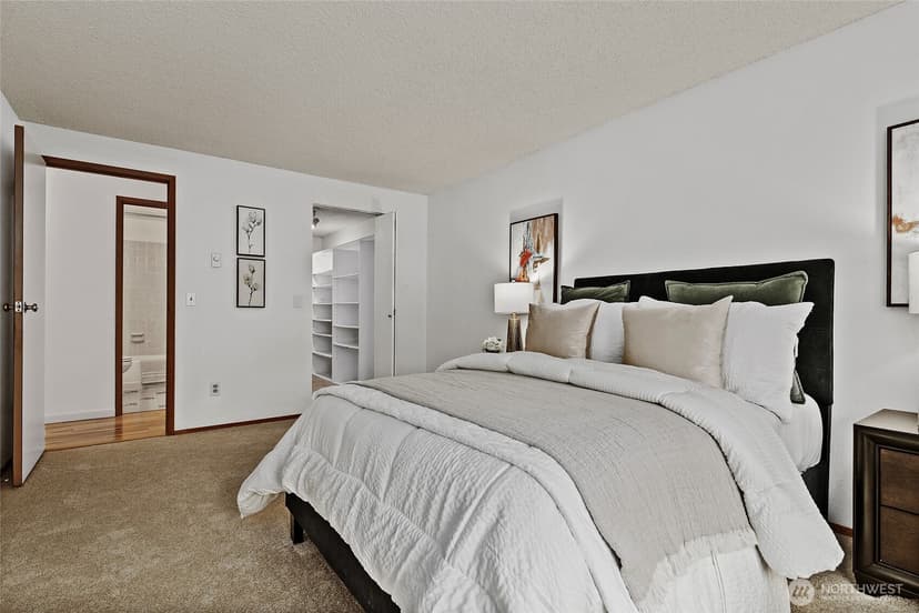 Property photo for 10501 8th Avenue NE #406, Seattle photo 19