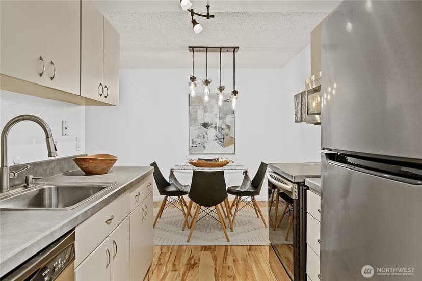Property photo for 10501 8th Avenue NE #406, Seattle photo 12
