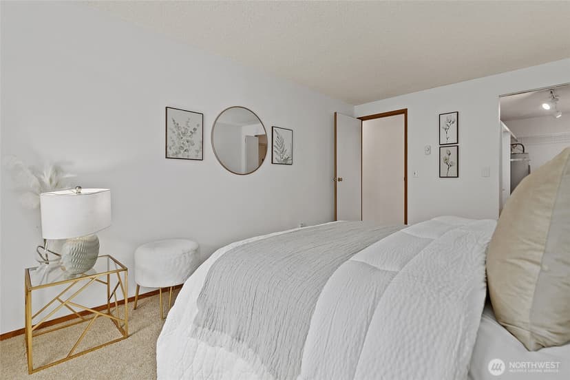 Property photo for 10501 8th Avenue NE #406, Seattle photo 17