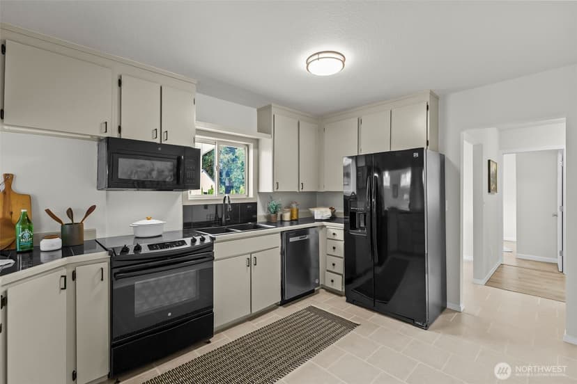 Property photo for 5910 E J Street, Tacoma photo 8