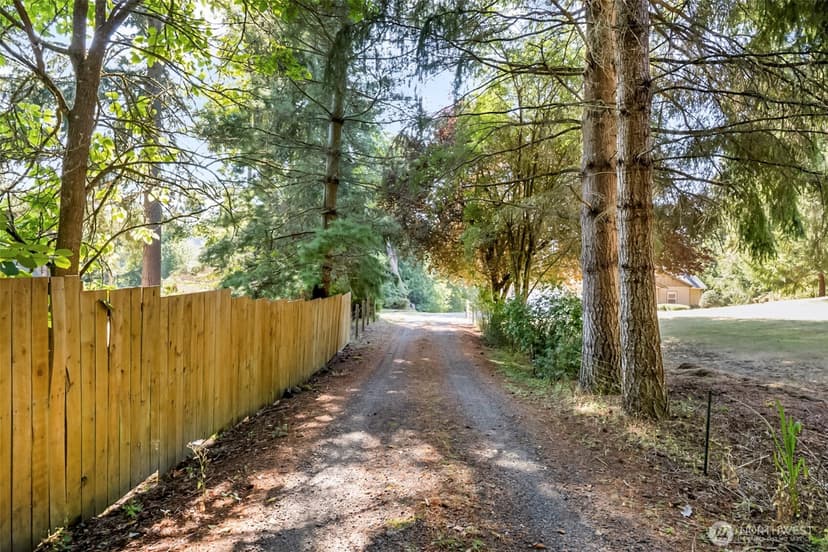 Property photo for 8479 E Caraway Road, Port Orchard photo 22