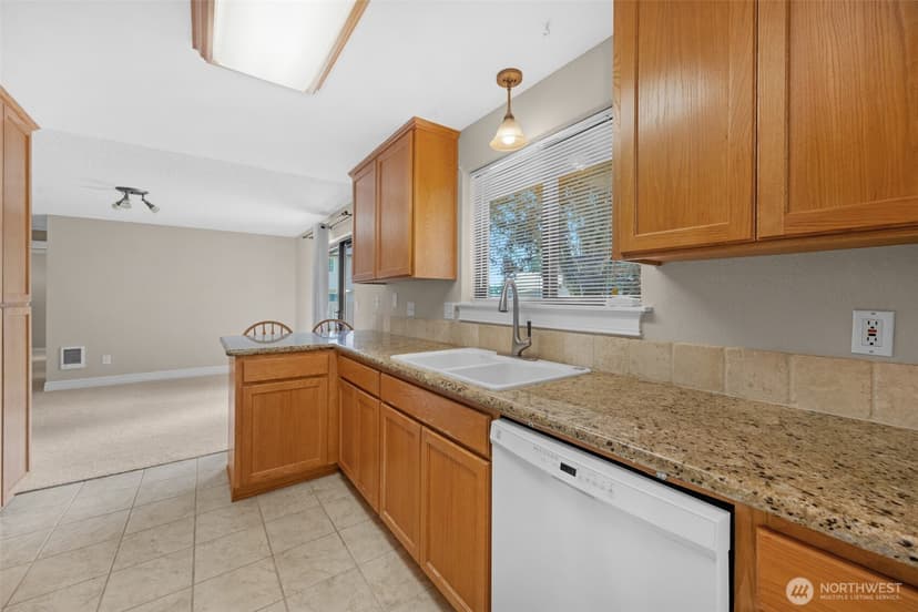 Property photo for 5628 95th Street NE, Marysville photo 12
