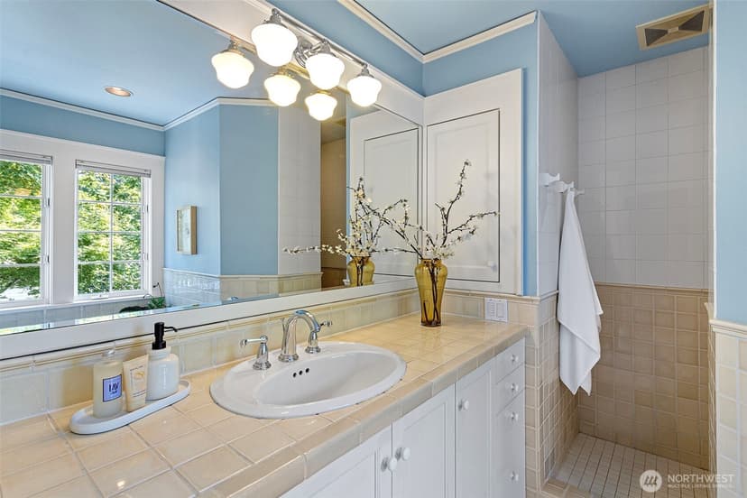 Property photo for 3115 Cascadia Avenue S, Seattle photo 18
