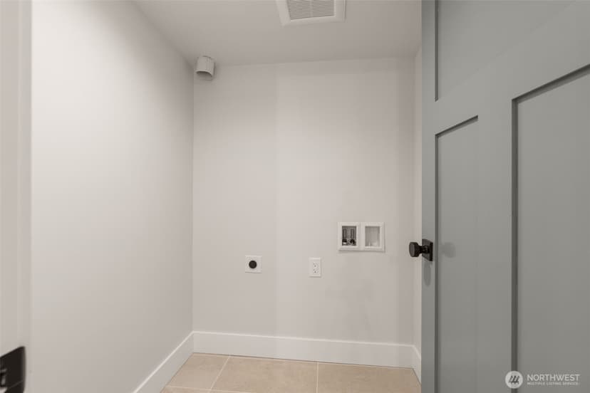 Property photo for 10530 Ashworth Avenue N #B, Seattle photo 16