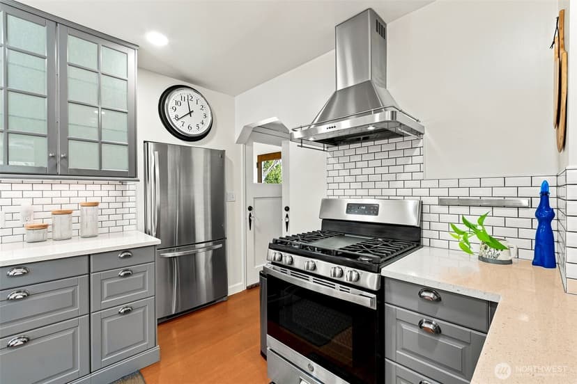 Property photo for 1102 SW 124th Street, Burien photo 6