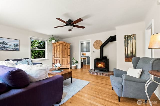 Property photo for 1102 SW 124th Street, Burien photo 4