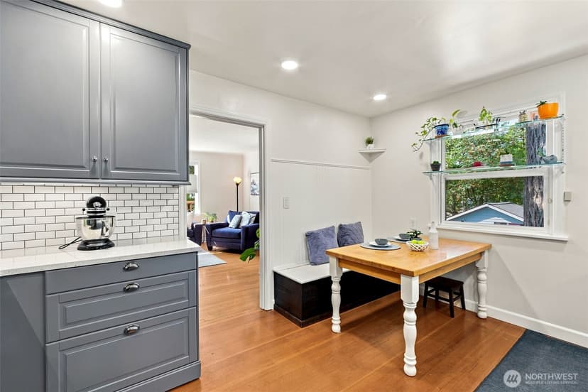 Property photo for 1102 SW 124th Street, Burien photo 8