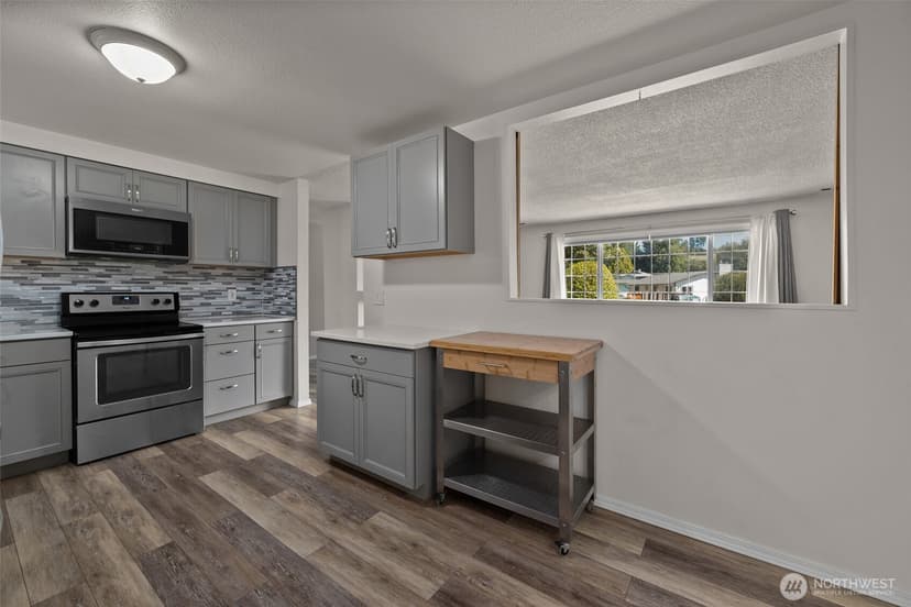 Property photo for 6779 Troy Lane NE, Bremerton photo 12