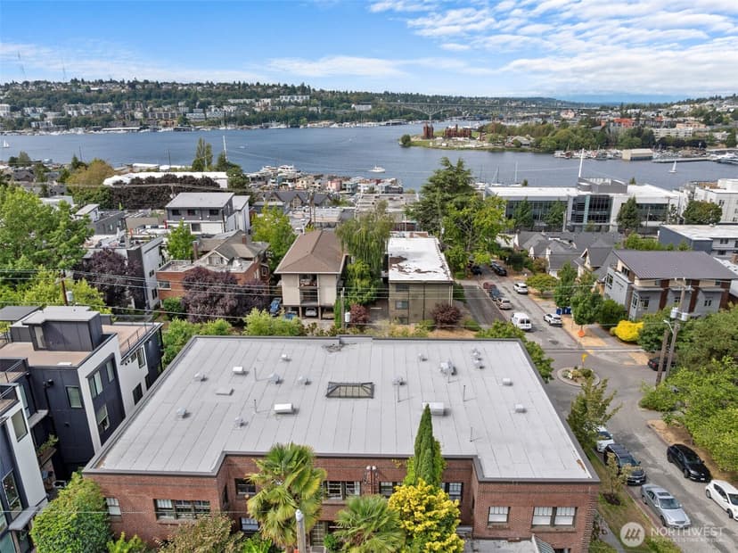 Property photo for 2634 Franklin Avenue E #202, Seattle photo 2