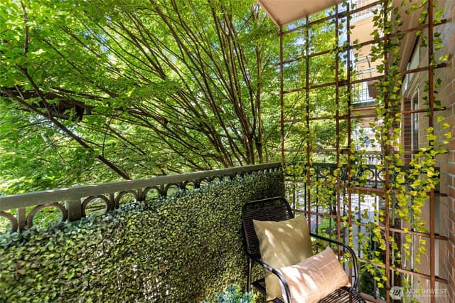 Property photo for 700 E Denny Way #206, Seattle photo 5