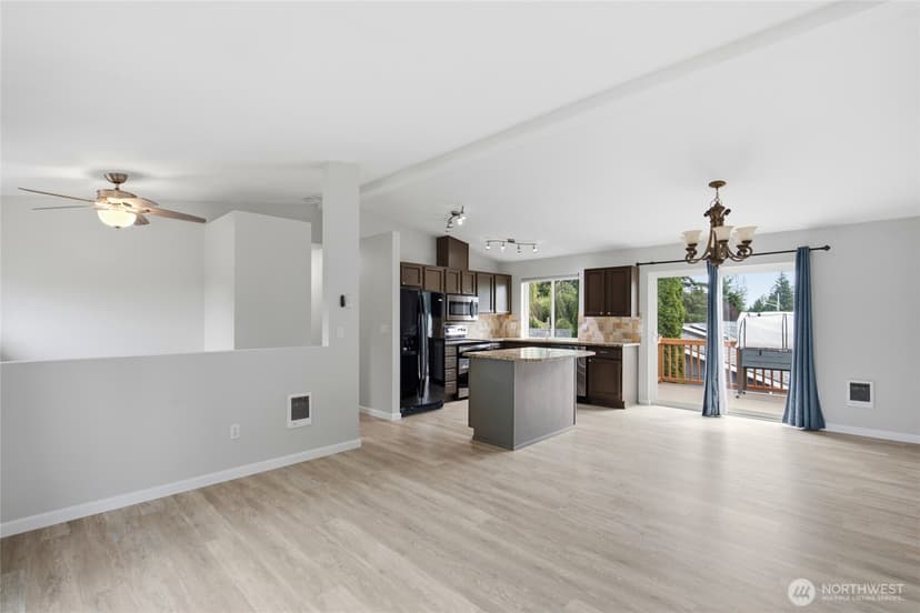 Property photo for 21675 SE 267th Street, Maple Valley photo 6