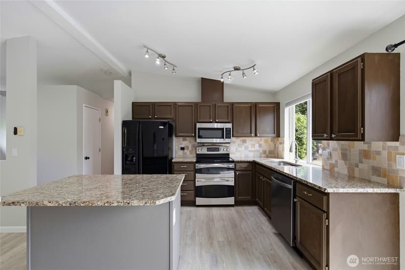 Property photo for 21675 SE 267th Street, Maple Valley photo 8