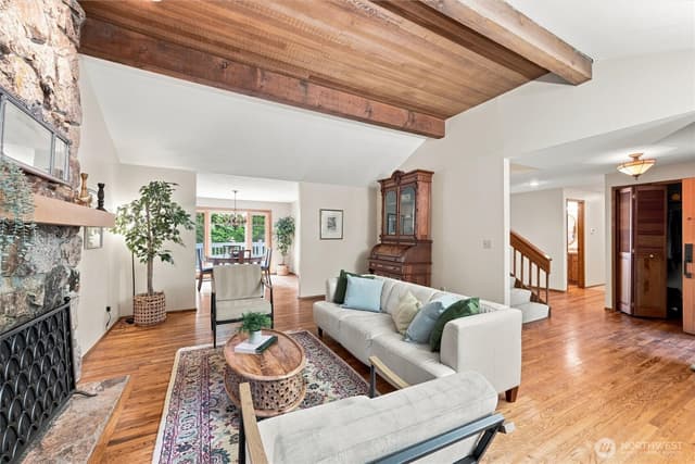 Property photo for 2615 93rd Place NE, Clyde Hill photo 4