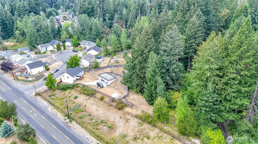 Property photo for 13723 21st Avenue E, Tacoma photo 5