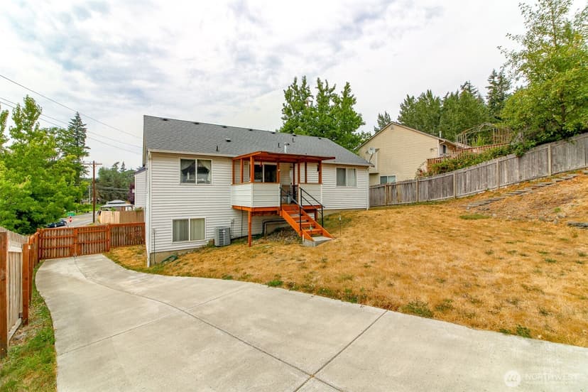 Property photo for 13723 21st Avenue E, Tacoma photo 34