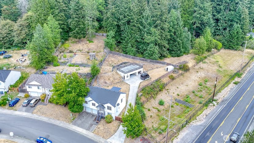 Property photo for 13723 21st Avenue E, Tacoma photo 6