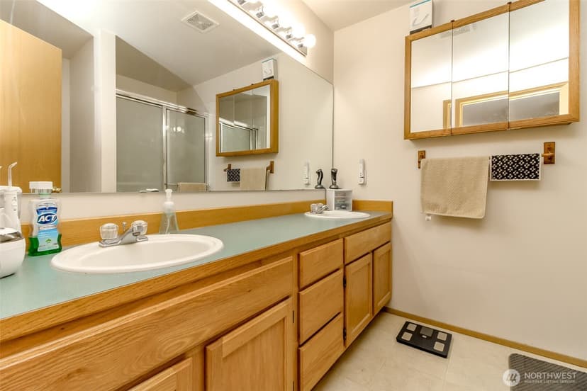 Property photo for 13723 21st Avenue E, Tacoma photo 12
