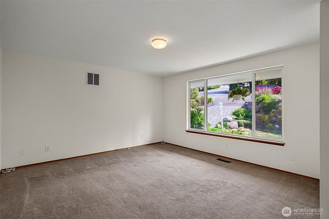 Property photo for 19827 11th Avenue NW, Shoreline photo 4
