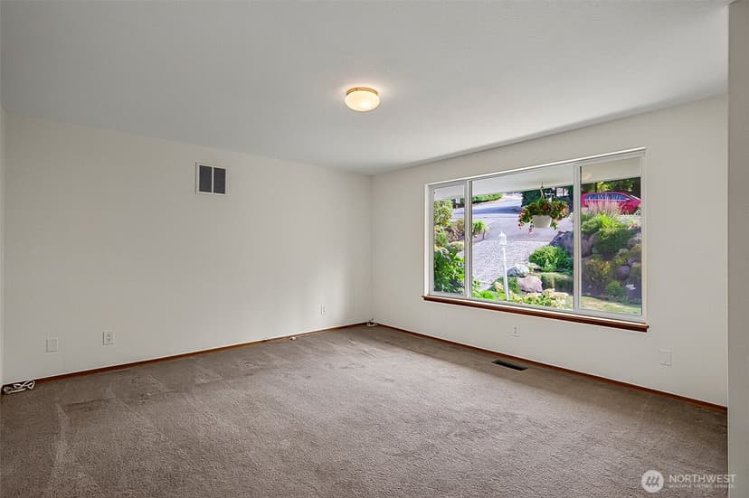 Property photo for 19827 11th Avenue NW, Shoreline photo 4
