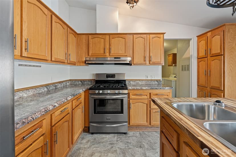 Property photo for 4906 Wildflower Lane NE, Bremerton photo 18