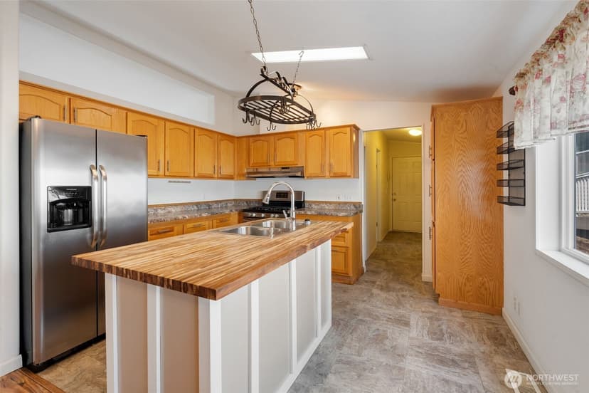 Property photo for 4906 Wildflower Lane NE, Bremerton photo 15