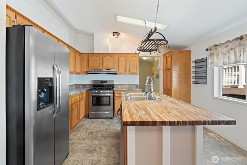 Property photo for 4906 Wildflower Lane NE, Bremerton photo 16