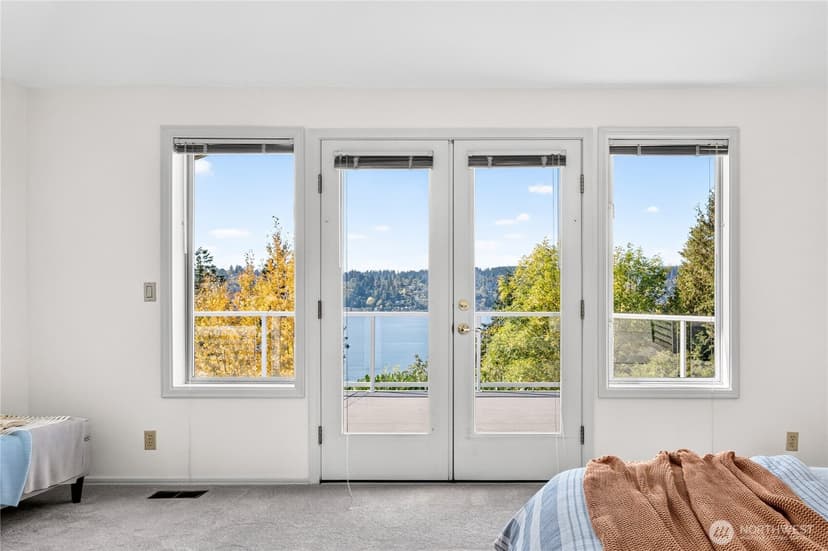 Property photo for 15302 61st Place NE, Kenmore photo 23