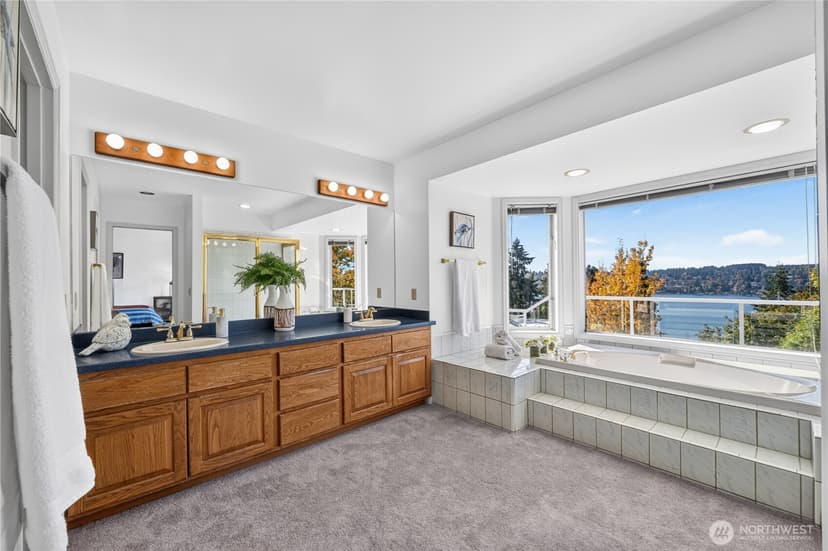 Property photo for 15302 61st Place NE, Kenmore photo 24